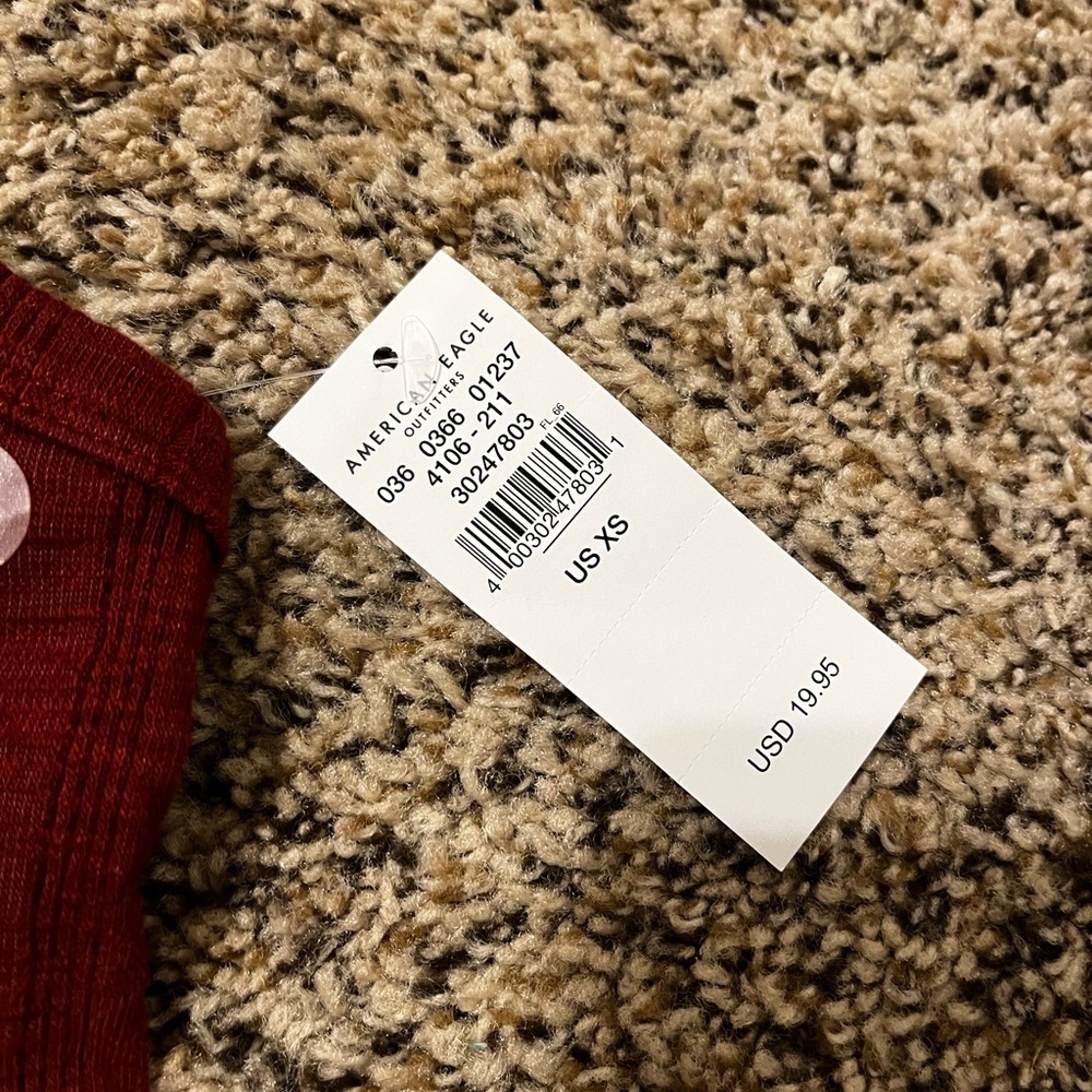 American Eagle Crop Top - Picture 2 of 3